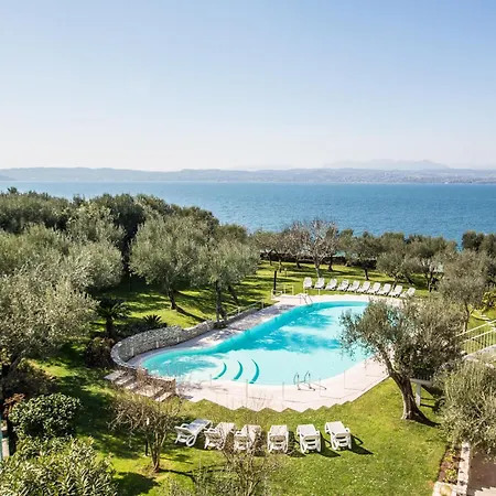 Ideal Hotel 4*