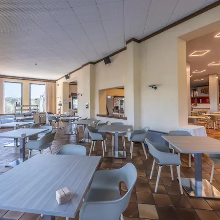 Ideal Hotel 4*