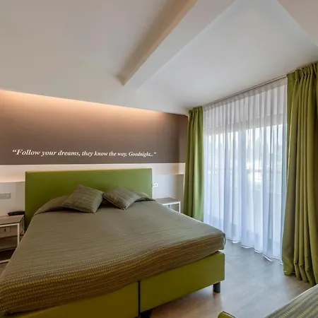 Ideal Hotel