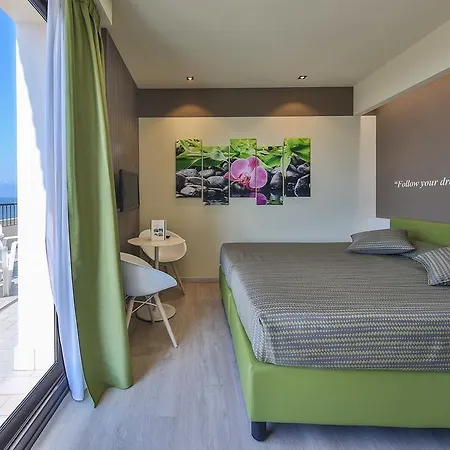 Ideal Hotel