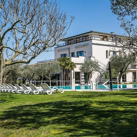 Hotel Ideal 4*
