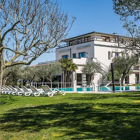 Hotel Ideal 4*