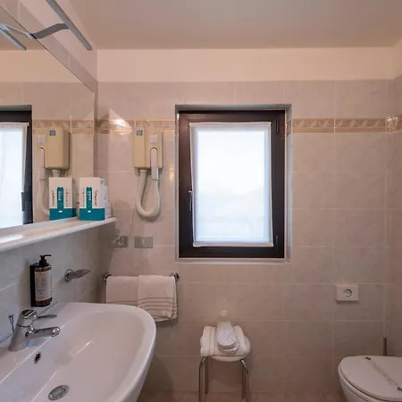 Hotel Ideal 4*
