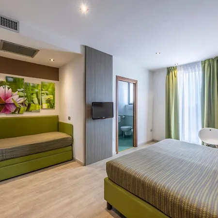 Ideal Ξενοδοχείο Σιρμιόνε