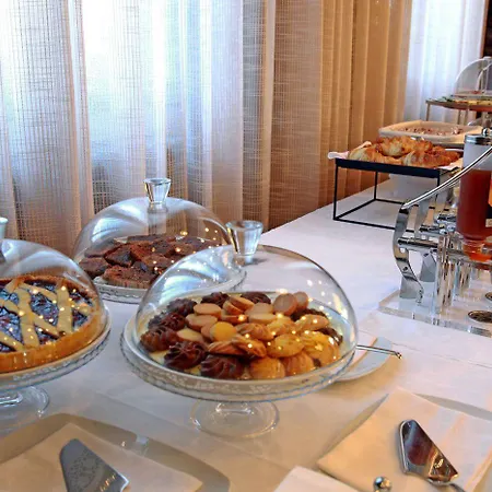 Ξενοδοχείο Ideal 4*