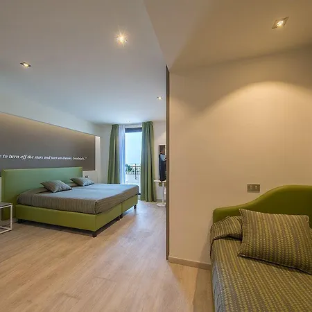 Ideal 4* Σιρμιόνε