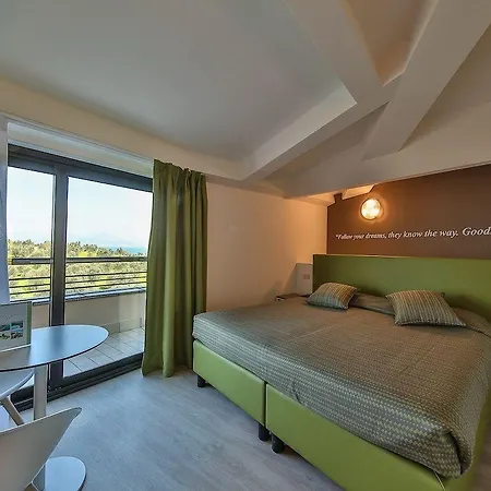 Ideal Ξενοδοχείο 4*