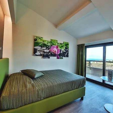 Ideal Ξενοδοχείο 4*