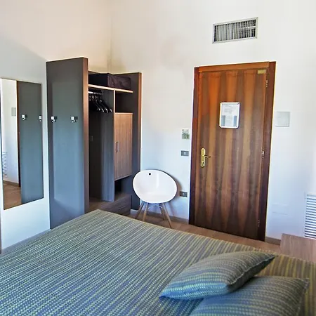 Ξενοδοχείο Ideal 4*