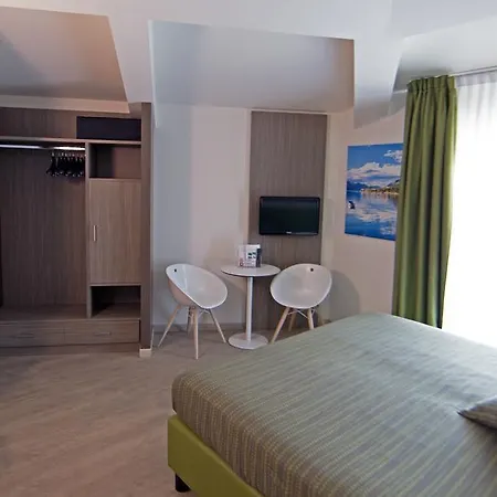 Ξενοδοχείο Ideal Σιρμιόνε