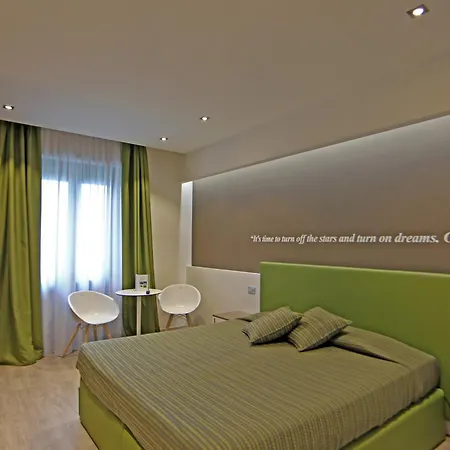 Ideal Ξενοδοχείο 4*