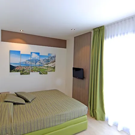 Ideal 4* Σιρμιόνε
